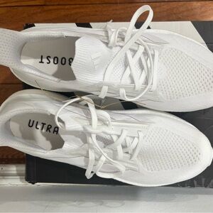 Adidas Ulta boost 5X brand new with box and tags